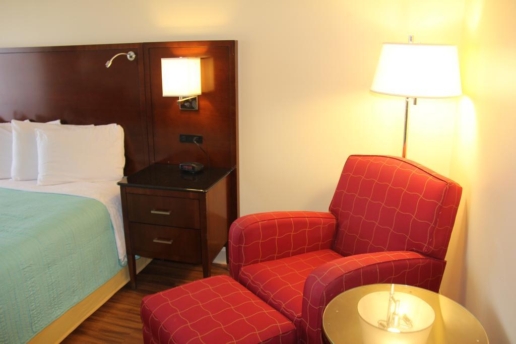 Seaside Inn & Suites Фенвик Айлънд Екстериор снимка