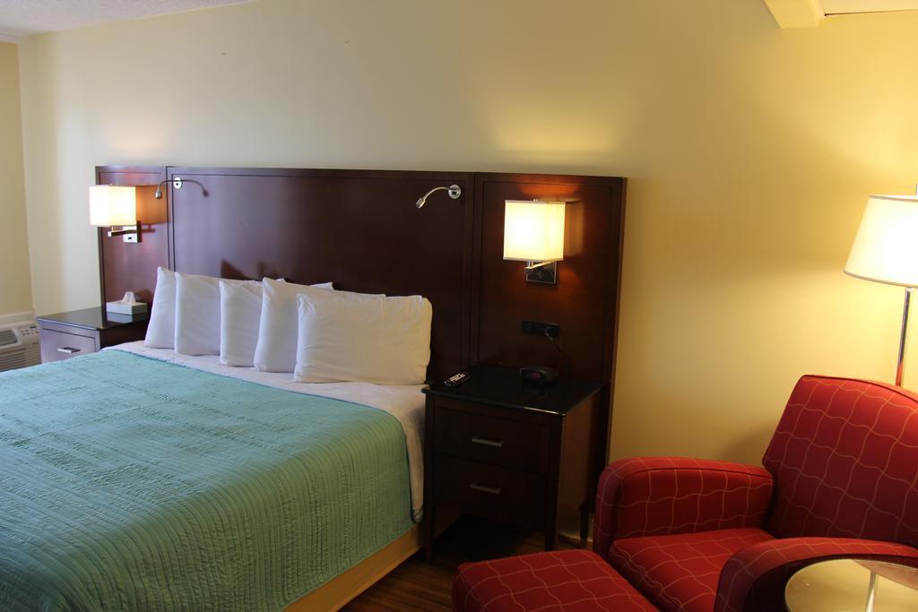 Seaside Inn & Suites Фенвик Айлънд Екстериор снимка