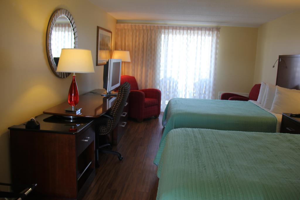 Seaside Inn & Suites Фенвик Айлънд Екстериор снимка