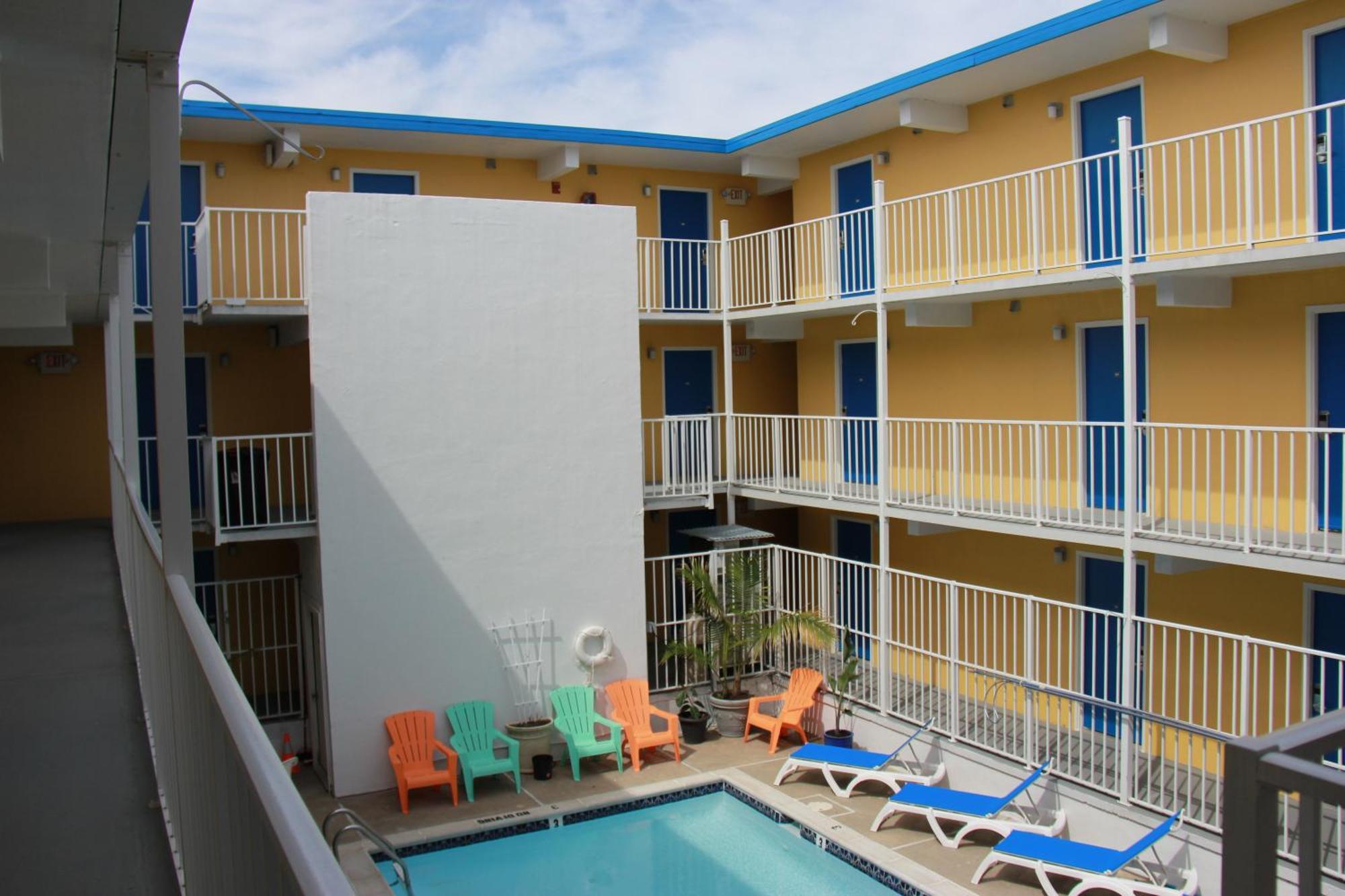 Seaside Inn & Suites Фенвик Айлънд Екстериор снимка